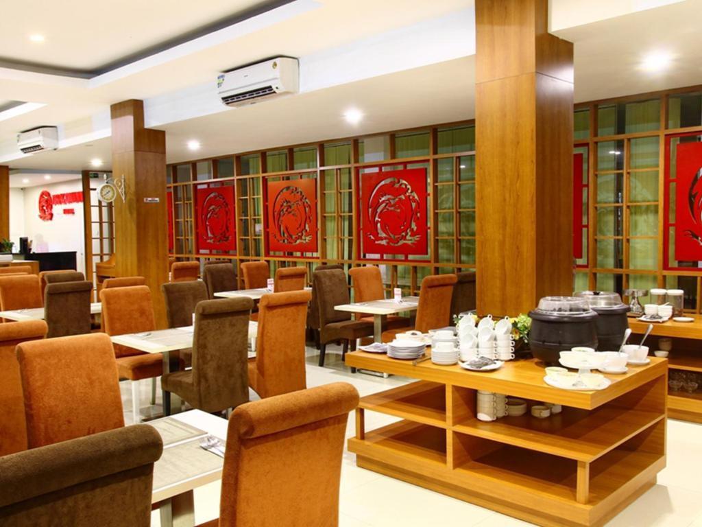 Dragon Inn Кендари Экстерьер фото